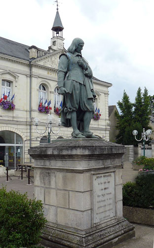 Descartes statue